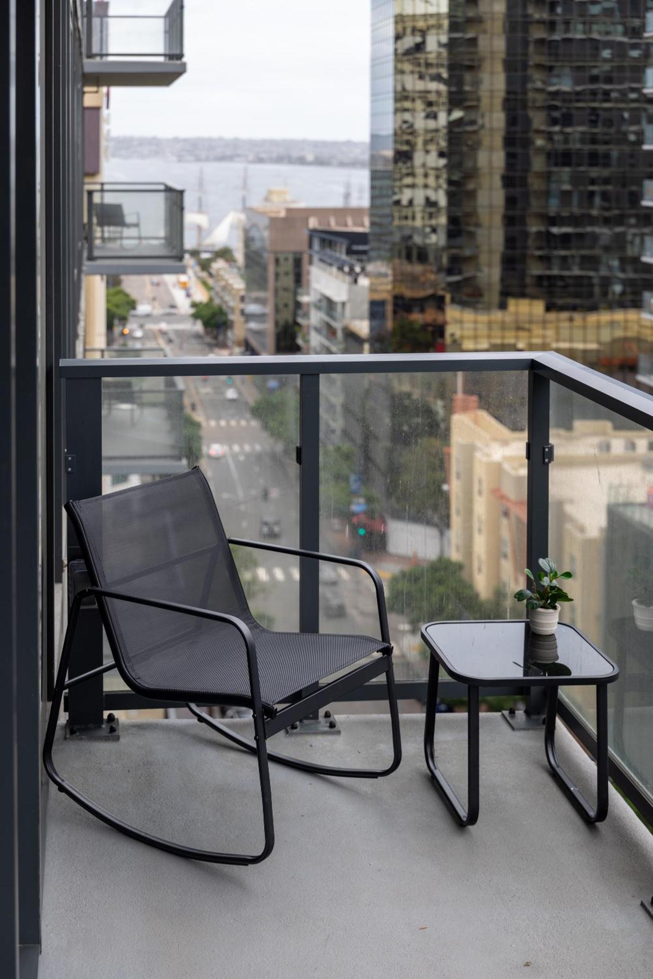 Kasa Little Italy Apartment San Diego